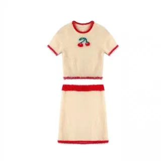 Κοστούμι κοντού μανικιού κερασιών