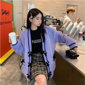 Παιχνιδιάρικο πουλόβερ λουλουδιών